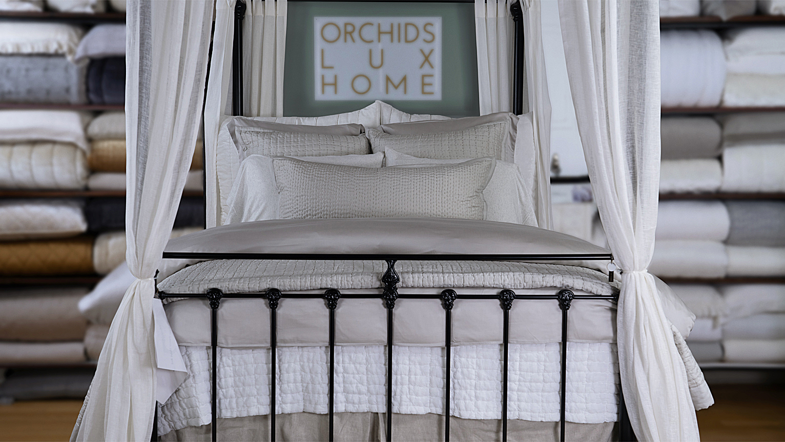The Pacifica Queen Bed