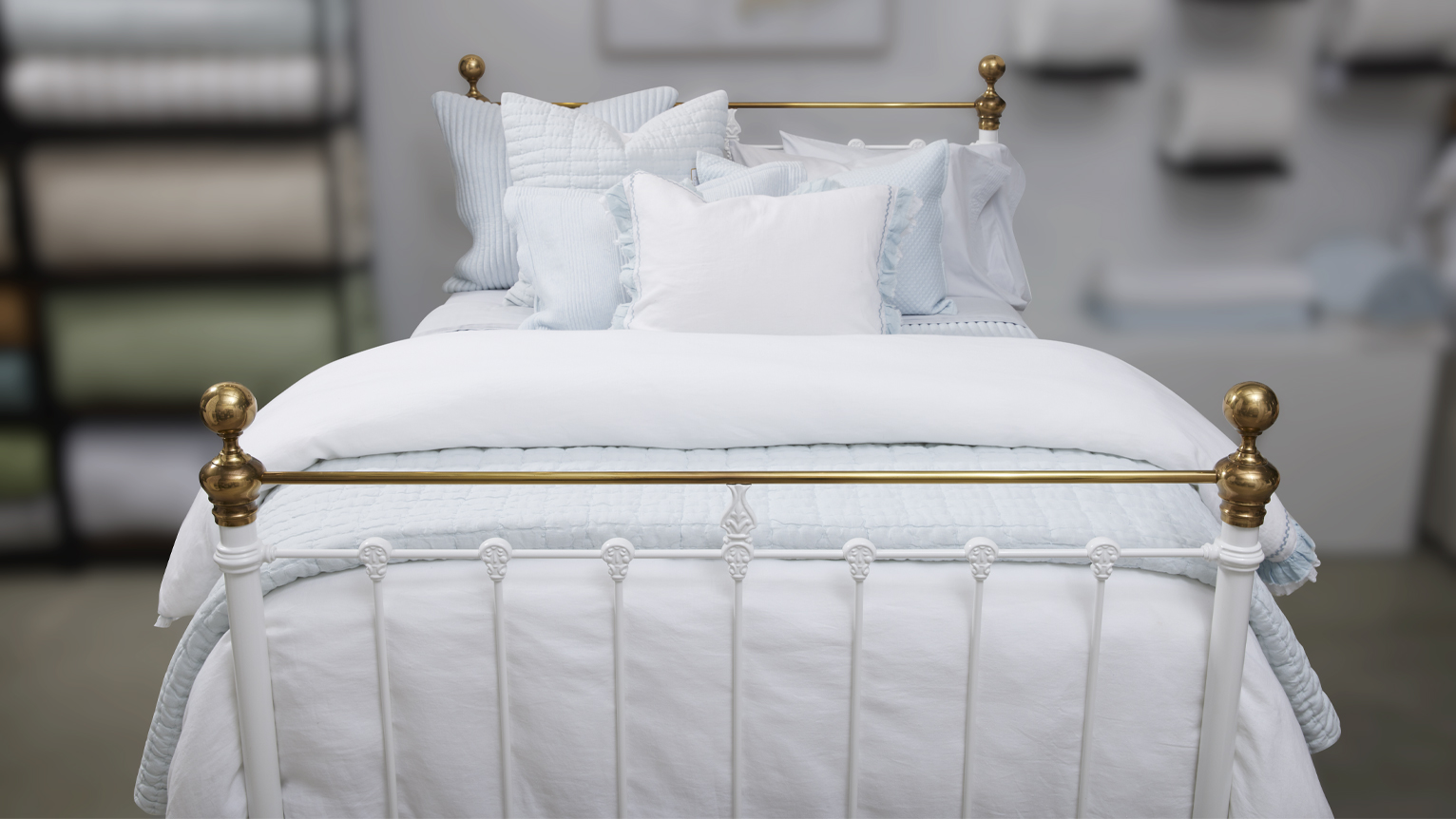 The Belleview Queen Bed